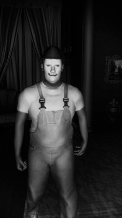 Я еще не перевела / Clown House