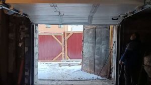 Ворота подъемно-секционные гаражные DoorHan RSD02 с ручным подъемом