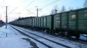 Электровозы ВЛ10-1678 с нечетным грузовым и 2ЭС6-405 с четным грузовым мимо о.п. Соцгород