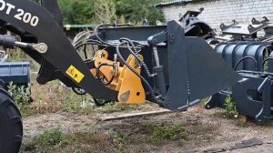 Работа быстросъемной каретки на фронтальном погрузчике. Меняем навесное оборудование.