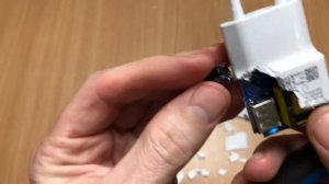 Что внутри не оригинальной зарядки Samsung?