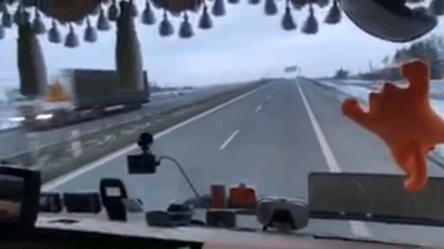 Катим по Польше . Общаюсь с подписчиками . Дальнобой по Европе смотреть онлайн