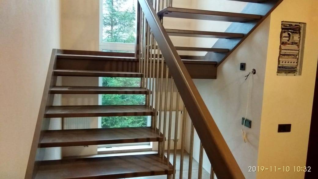 Деревянная лестница на больцах на второй этаж смотреть онлайн