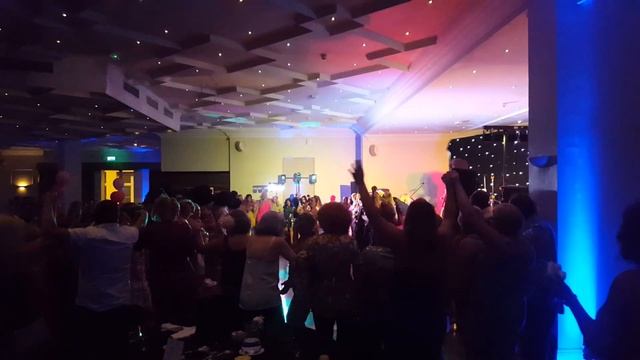 Disco Nights 'Thank You For The Music' (Cover) Live - AliveNetwork.com смотреть онлайн