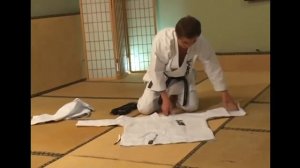 Как завязывать пояс и складывать кимоно