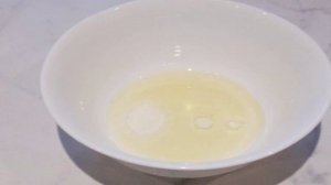 Салат из редьки с морковью и огурцом.