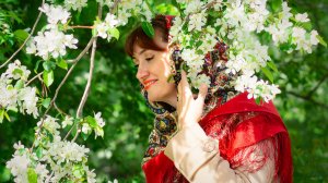 Любимая всеми песня "Расцвела у окошка белоснежная вишня"