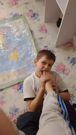ха мой друг грызёт мою ногу 🤣