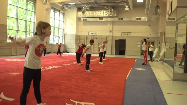 Задание на летние каникулы: 3 / Комплекс для плечевого пояса и спины смотреть онлайн