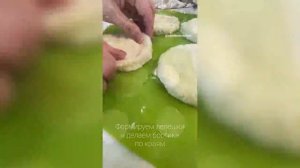 Ватрушка с ягодами и творогом