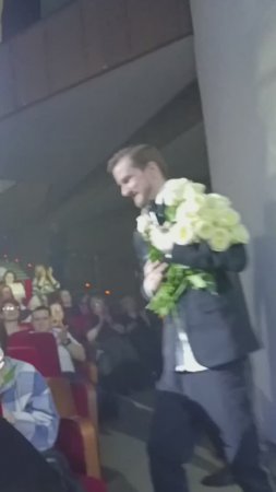 Никита и цветы... г.Ижевск... с благодарностью поклонникам за видео...