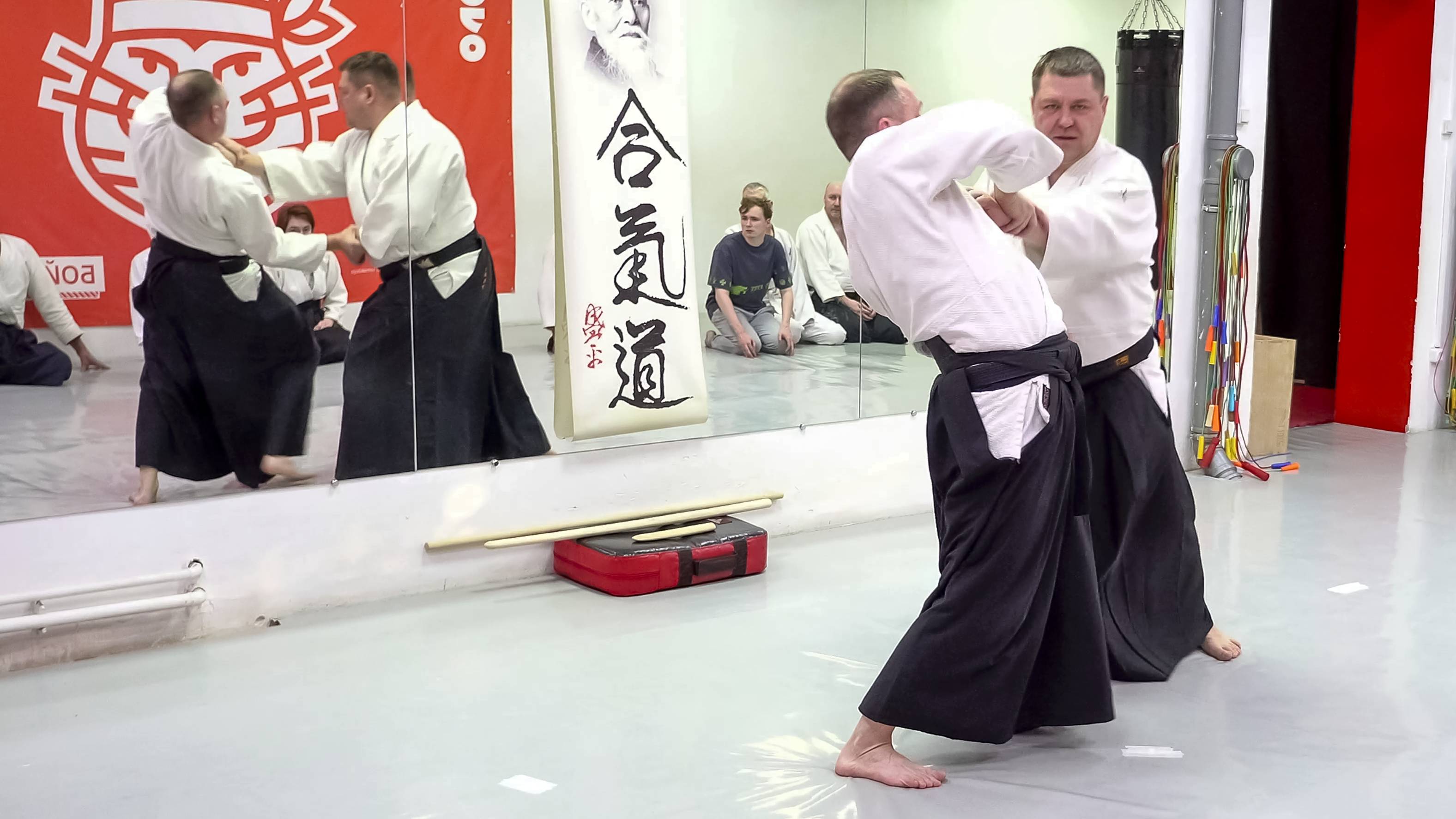 Айкидо - блокировка двух рук