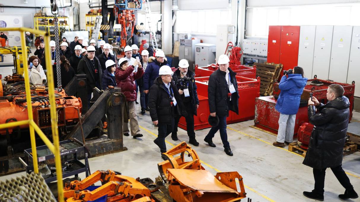 Участники школы мэров побывали в индустриальном парке «Югра» смотреть онлайн