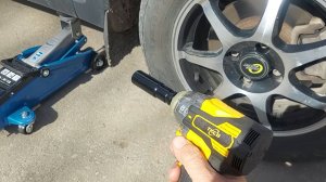 LADA GRANTA CROSS Замена зимней резины на летнюю Датчики давления в шинах установка