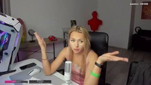 Дима Солярчин бьёт Катю