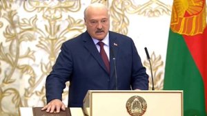 Александр Лукашенко произнес слова присяги на белорусском языке.