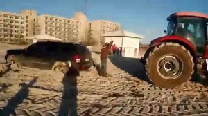 Чем круче джип,тем дальше идти за трактором!!!