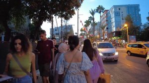 😍 Анталия: яркий шопинг по улице Ататюрка и колоритный базарный тур!🛍️✨