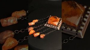 Брошь со вставкой из формованного янтаря, Прибалтика , 1970-е гг.