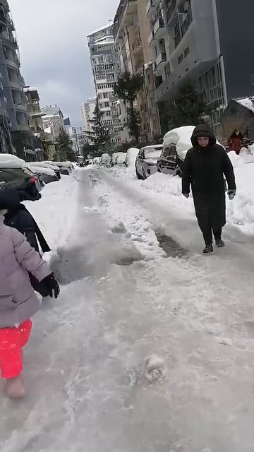 Снежный апокалипсис в Батуми смотреть онлайн