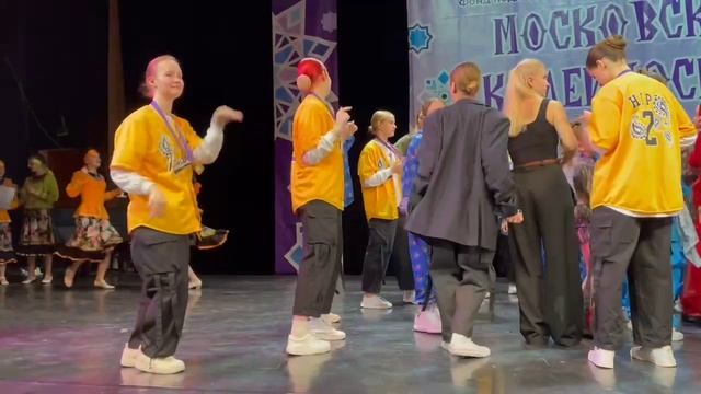 Аня на конкурсе.mp4 смотреть онлайн