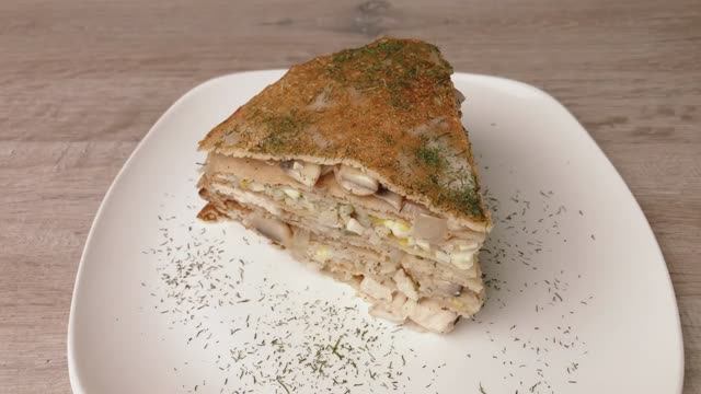 БЛИННЫЙ ТОРТ с курицей и грибами! Вкусный и сытный закусочный торт.