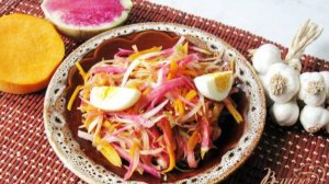 Салат из редьки с тыквой и соевым соусом