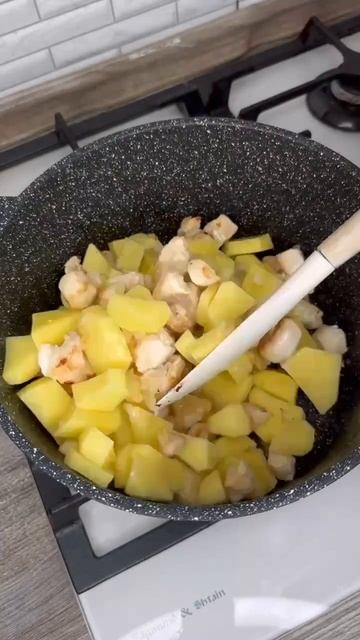 Тушеная картошка с курицей!