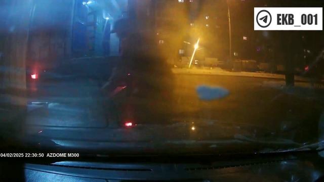 Припарковал машину у магазина и попал на дорогой ремонт