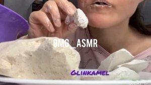 Мокрый мел в пасте и сухой мел хруст