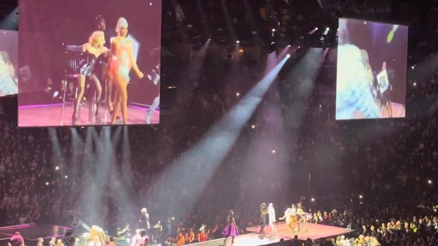 Madonna- Vogue - Toronto 011124