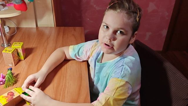 Распаковка шара ЛОЛ питомцы и 5 боксов с лошадками Фрэш тойз И-го-го. смотреть онлайн