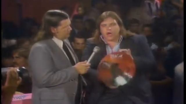 Meat Loaf auctioning off rare picture disc versions of "Bat Out of Hell" in 1978 смотреть онлайн