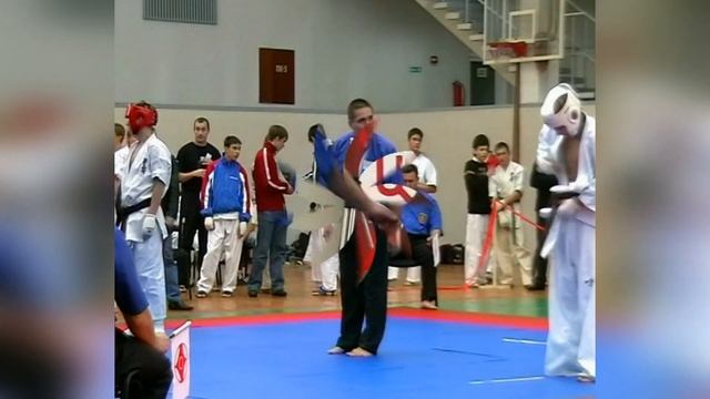 Поединки Первого Международного турнира в Красноярске по каратэ Киокушинкайкан "Кубок Мацушимы-2007 смотреть онлайн