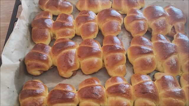 Рогалики с яблочным повидлом на желтках Дрожжевое тесто на молоке