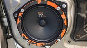 Замена динамиков в передних дверях Renault Koleos на DL Audio Gryphon Pro 165 Neo