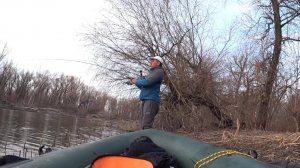 Глубина по колено! Просто с берега Судаки атакуют приманки Рыбалка на спиннинг