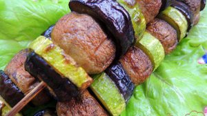 Шашлык из грибов и овощей.