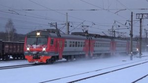 Электропоезд ЭД9Э-0048