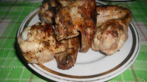 Куриные крылья с лимоном на мангале