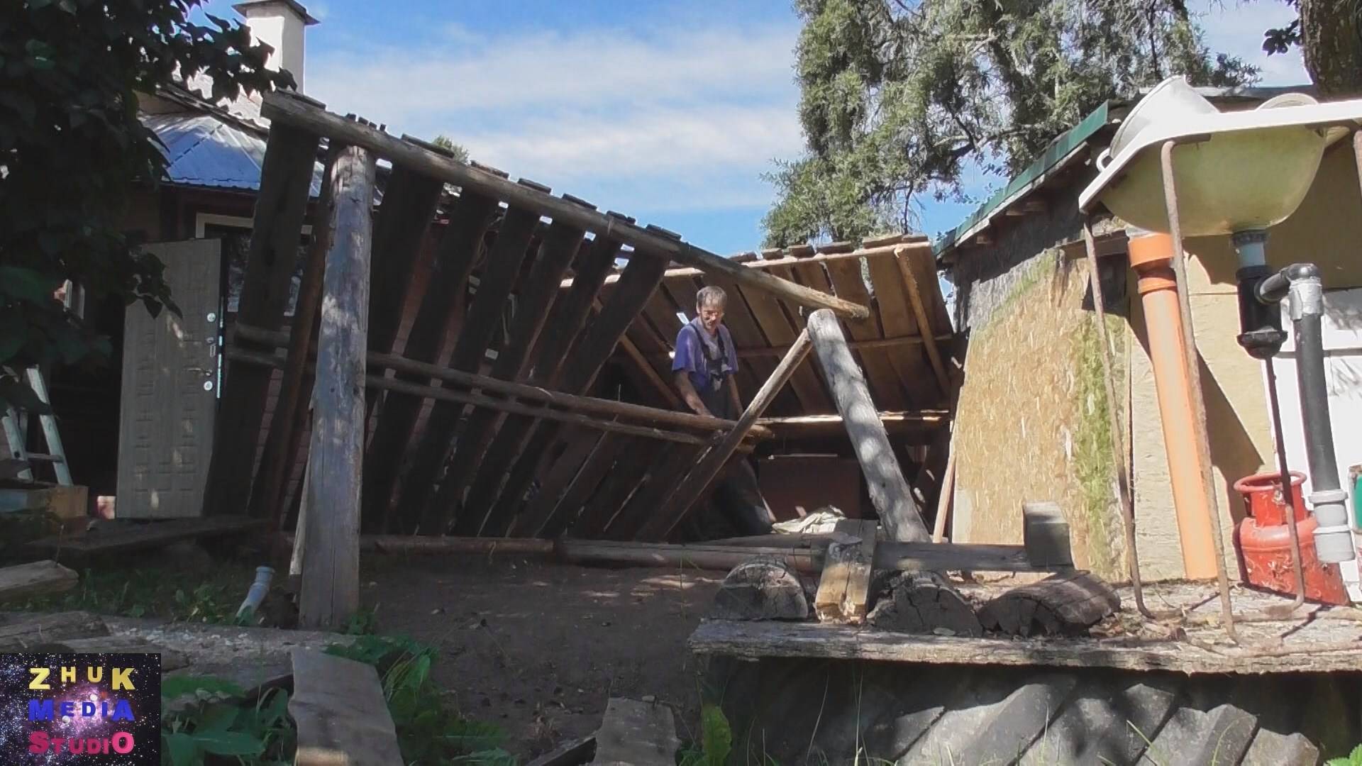 Падение дровяника смотреть онлайн