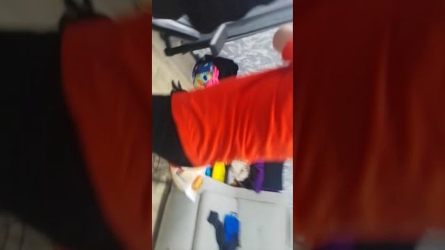 1 часть ,,бомжара Валера'' скричь смотреть онлайн