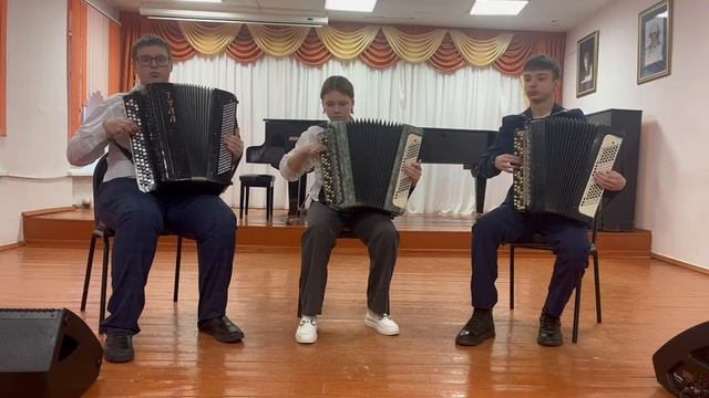 Трио баянистов (2) смотреть онлайн