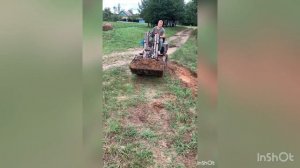 Мини-погрузчик на гидроходу, земляные работы.