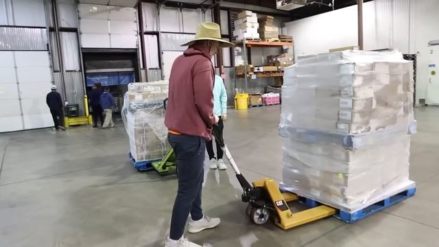 Предоставление продовольствия на сумму 1 000 000 долларов Нуждающимся людям