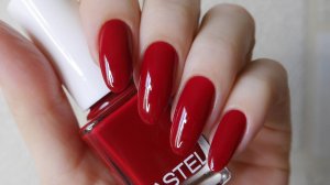 Маникюр в классическом красном цвете (обычный лак)