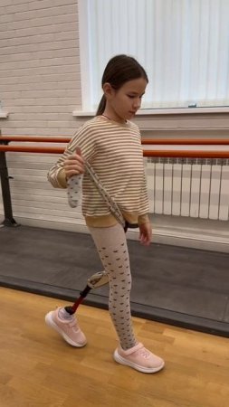 Даже самые маленькие пациенты пользуются нашими протезами и учатся ходить