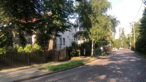 Прогулка по улице Верхнеозёрной в Калининграде