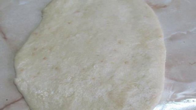 Пицца с грибами и брынзой