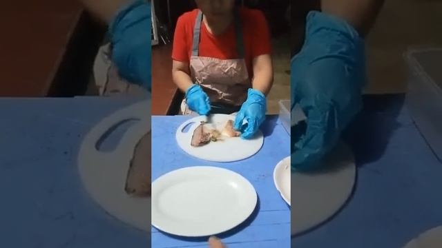 LÊ THỊ LOAN - ЛЕ ТХИ ЛОАН - ОБРАБОТКА РЫБЫ смотреть онлайн